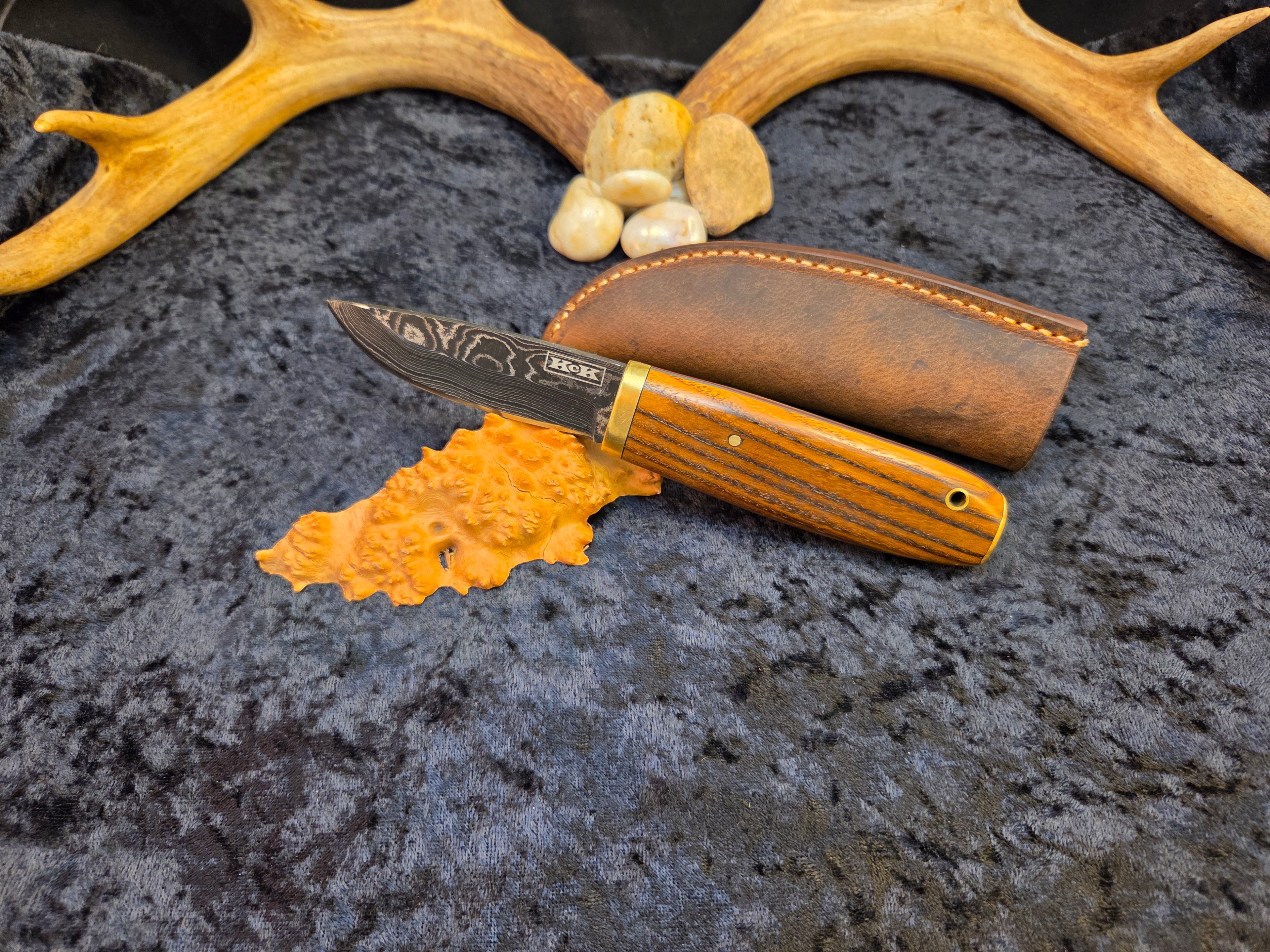 Hidden Tang Damascus Pucco Style
